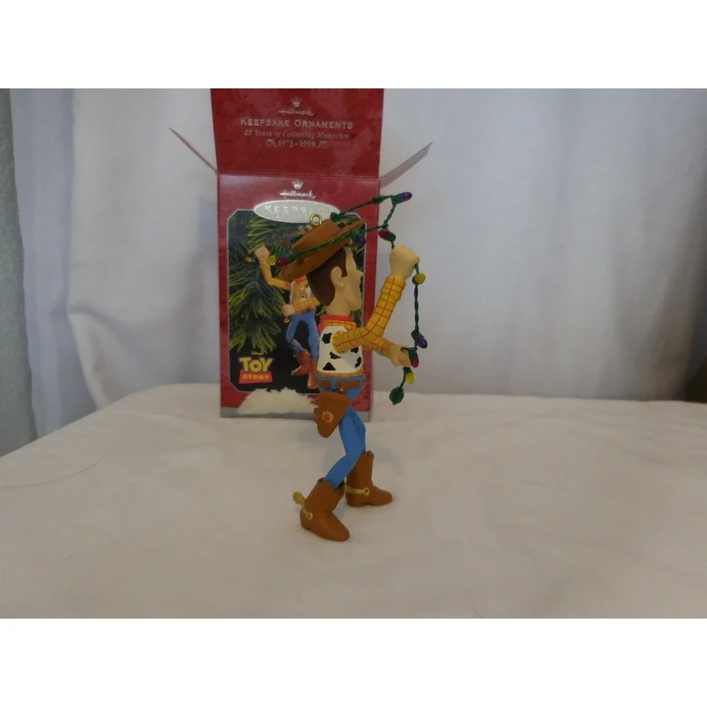Hallmark Keepsake Ornament Walt Disney Toy Story Woody the Sheriff 1998